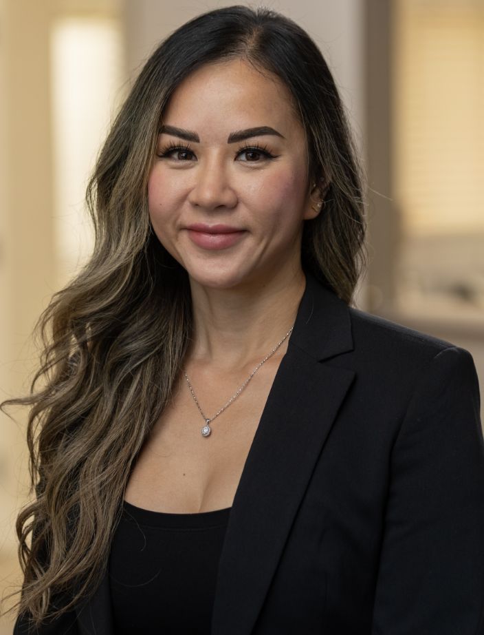 Hannah Thieu-Merre Headshot